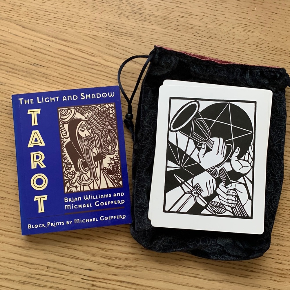 Light and Shadow Tarot Deck